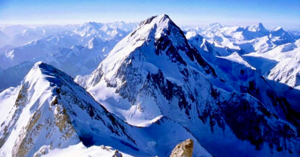 Select A Best Journey to the Summit of Famous Gasherbrum