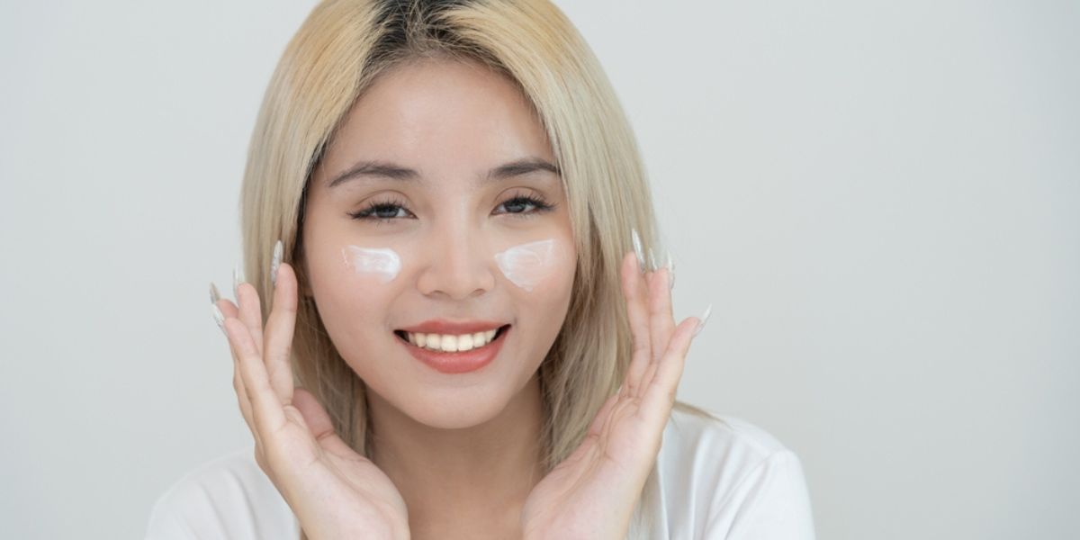 20 Benefits of Using Face Whitening Cream Regularly